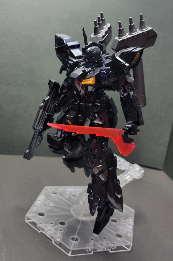 通常光での色合いを考えていなかったので真っ黒 