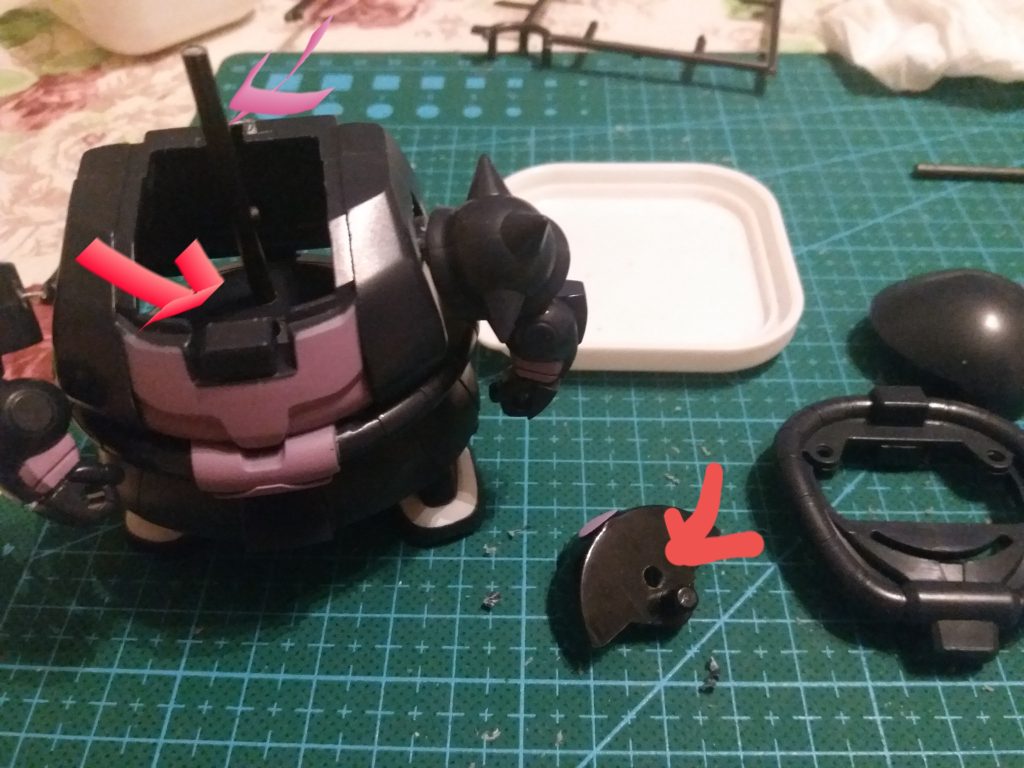 1胴體加膠棒用單眼件做接觸位（紅）2cut走接觸頭部嘅膠（粉紅）