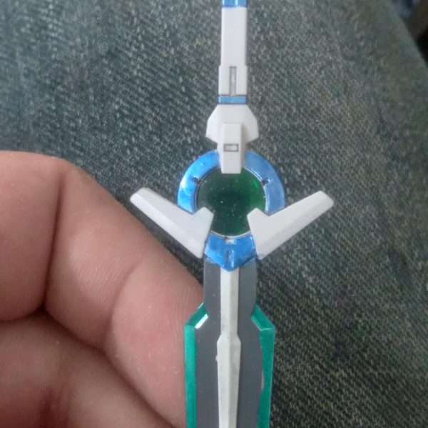 Hello Gunsta!! Today I was working on one of my customs and decided to give it an exia-type sword weapon. The sword and parts are from the 00 diver ace unit. I drilled a hole in the back of the sword for mounting. I may add some sort of shield on it as well. （3枚目）