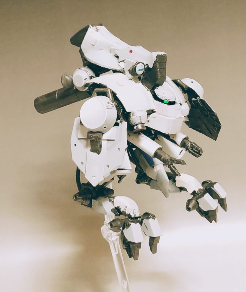 アクシズの軍事要塞化のため相当数が生産されました。また、一部の機体は武装を施され、移動砲台として運用されました。アクシズの屯田兵ってことニャン北海道開拓者たちに敬意を表します。(o・д・)>ビシィッ!!凄いことです。。、