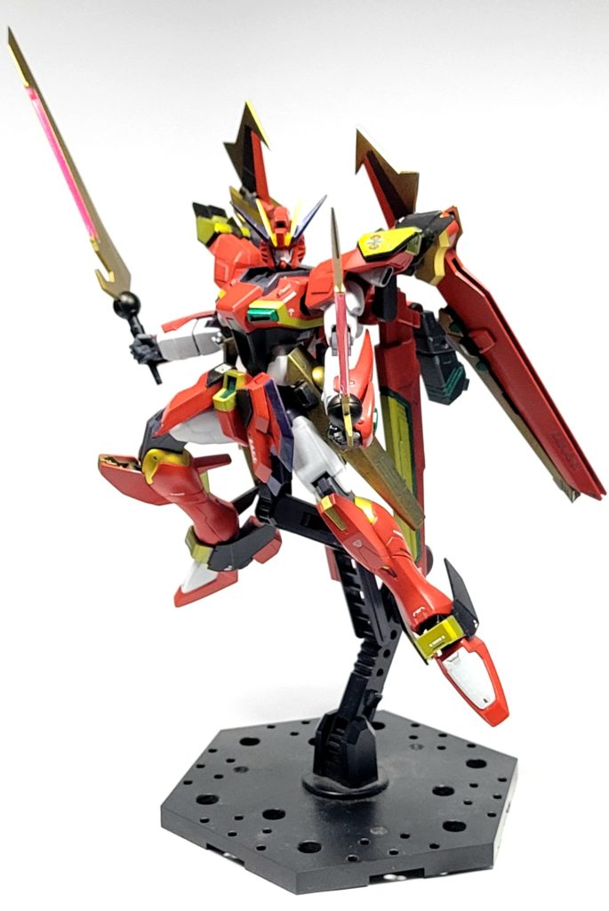 ・フラガラッハビームブレイド・改ノワールストライカーに備えられていた対艦ビームブレイドも同じく出力改良されているので「改」という設定。後述のレールガン含めて、「やっぱデスティニー系列ならでかい剣と砲塔もたせてなんぼでしょ」という思想からノワールを取り付けました。地味に先端を尖らせてみたけどなんか微妙になってしまったのが反省点。