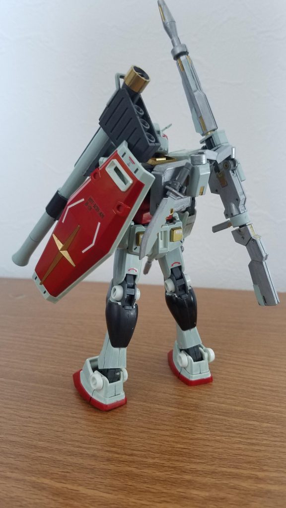 そしてその背後。拡張パーツは、本体と同じく所々水色で塗装しています。