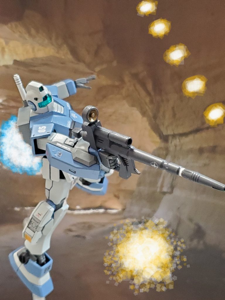 キッシンガム中尉は換装途中てあった愛機のジムで緊急出撃💨一部パーツのみの換装ではあるが、それでもUPした機動性を活かし次々に敵機を撃破していく👍🎶