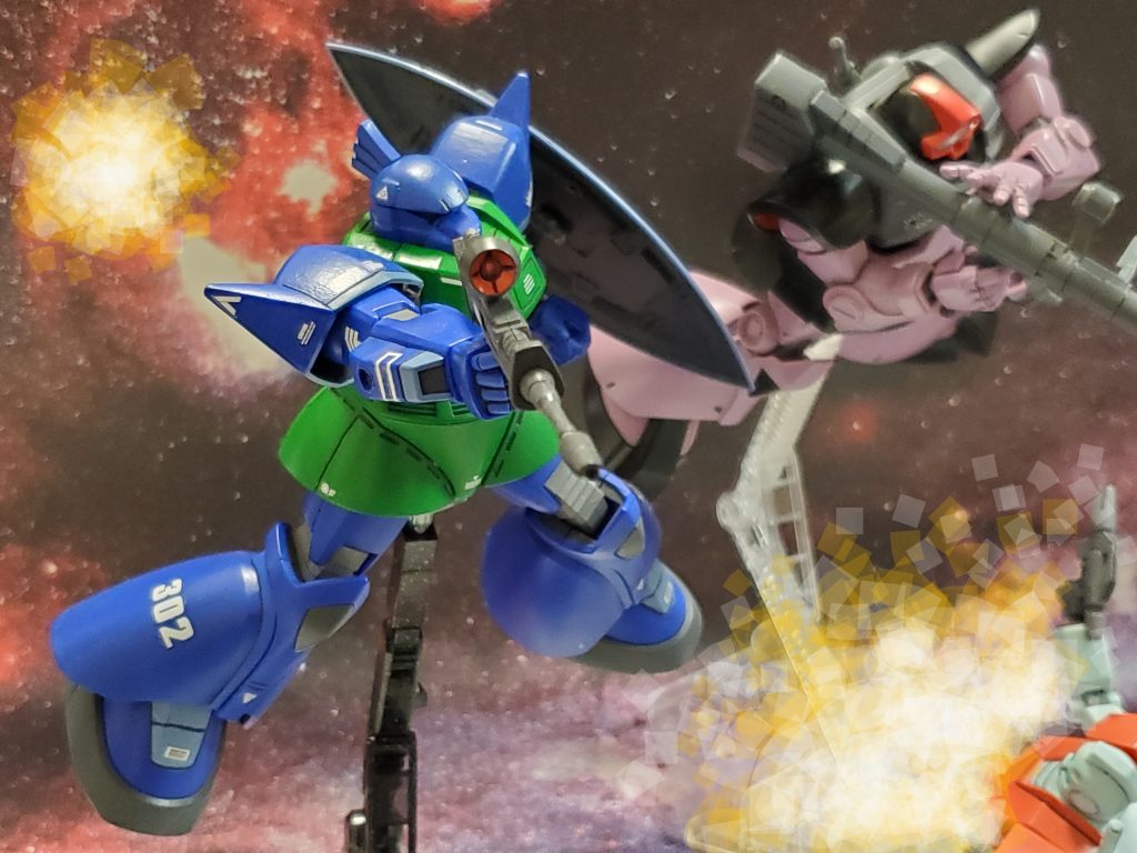 主力艦隊を探す哨戒部隊に発見され戦闘開始💦先陣を切って艦隊を攻撃するジオン新型MS😱どうやら指揮官機のようだ✨