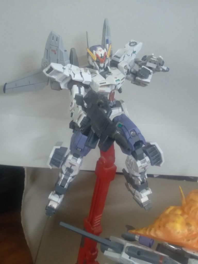 The Alto Commander type. Simple white alto with the Commander armor, some parts from other option sets, and the side leg engines from the air fighter