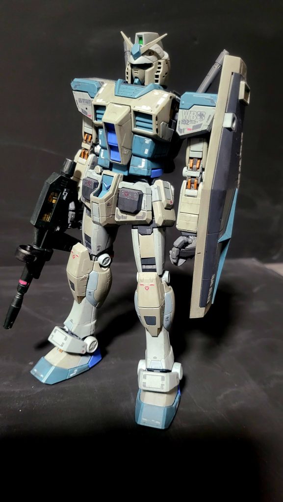 デカール類は余りペタペタ貼るの好きではないので必要最小限にしましたコンセプトはGー3をイメージしてみました外装の塗り分けで何処まで行けるのか試してみたかったってのがこの作品のテーマでした