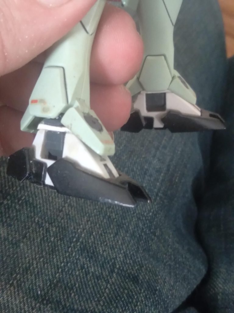 Another angle of the feet. They are from 00 sky