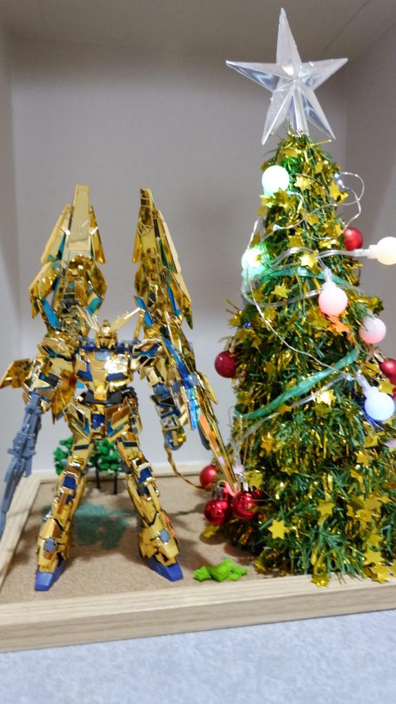 クリスマス　ユニコーンガンダム03フェネクス　ゴールドコーティング　HG–5枚目/制作者：pfm