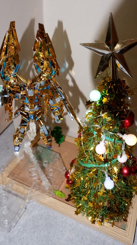 クリスマス　ユニコーンガンダム03フェネクス　ゴールドコーティング　HG–8枚目/制作者：pfm