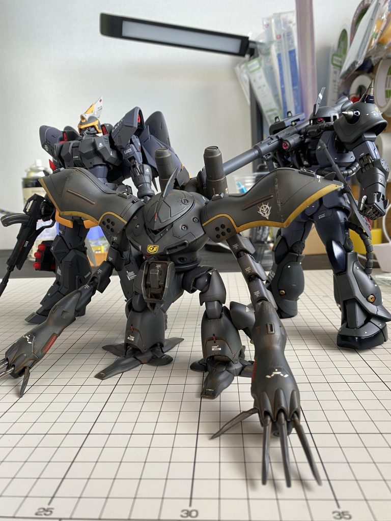 ３体共通カラーです。