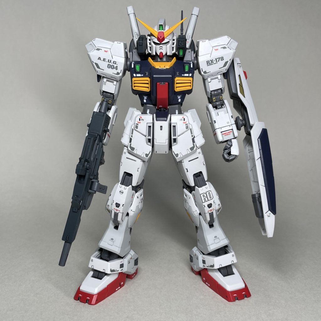 正面　ランナー塗装したパーツのゲート跡の未塗装部分は、気になった箇所のみリタッチしました。