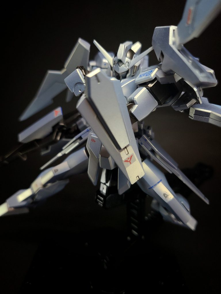 「トルディア」出港時のディーヴァに配備され、新造されたウェアを活用しつつ、様々な激戦を潜り抜けていく。A.G.151年のアセムの最後の任務における、EXA-DBを守護する大型MS「シド」との遭遇・戦闘で機体は大破するが、宇宙海賊ビシディアンによってその残骸が回収され、ダークハウンドへと改修される