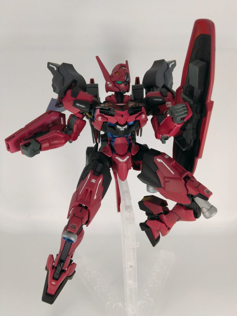 ガンビットはシルードにはせず攻撃に特化!シールドは別装備としました。ビームサーベルは廃止しフライトユニットを実装。近接はガンビットのビットブレイドのみ。基本はフライトユニットを生かしたヒットアンドアウェイで攻撃。