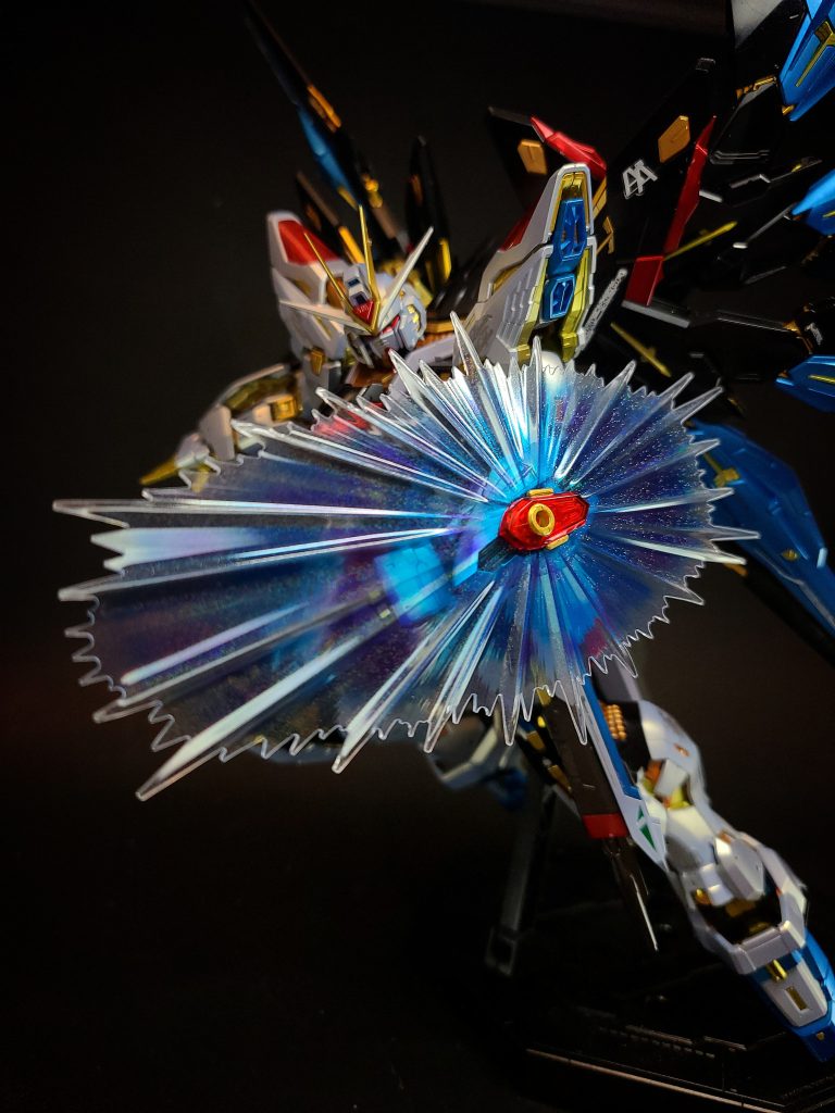 武装MMI-GAU27D 31mm近接防御機関砲頭部の近接防御機関砲。機構の内装に大きなスペースを必要とするという理由から排除する案も出されたが、実弾兵器に対する信頼の強さから最終的に残された経緯がある。実戦での使用は確認されていない。