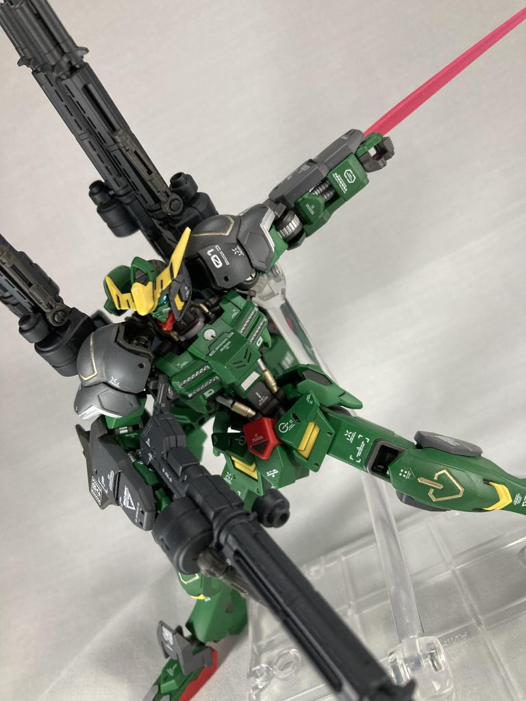 迫撃砲だったけどなんかいい感じに刺さったのでビームサーベル？になりました