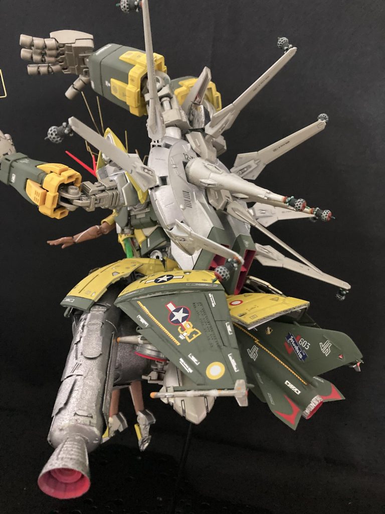 トップガンでも有名なF18アメリカ製戦闘攻撃機、ホーネットの名はスズメバチが由来、