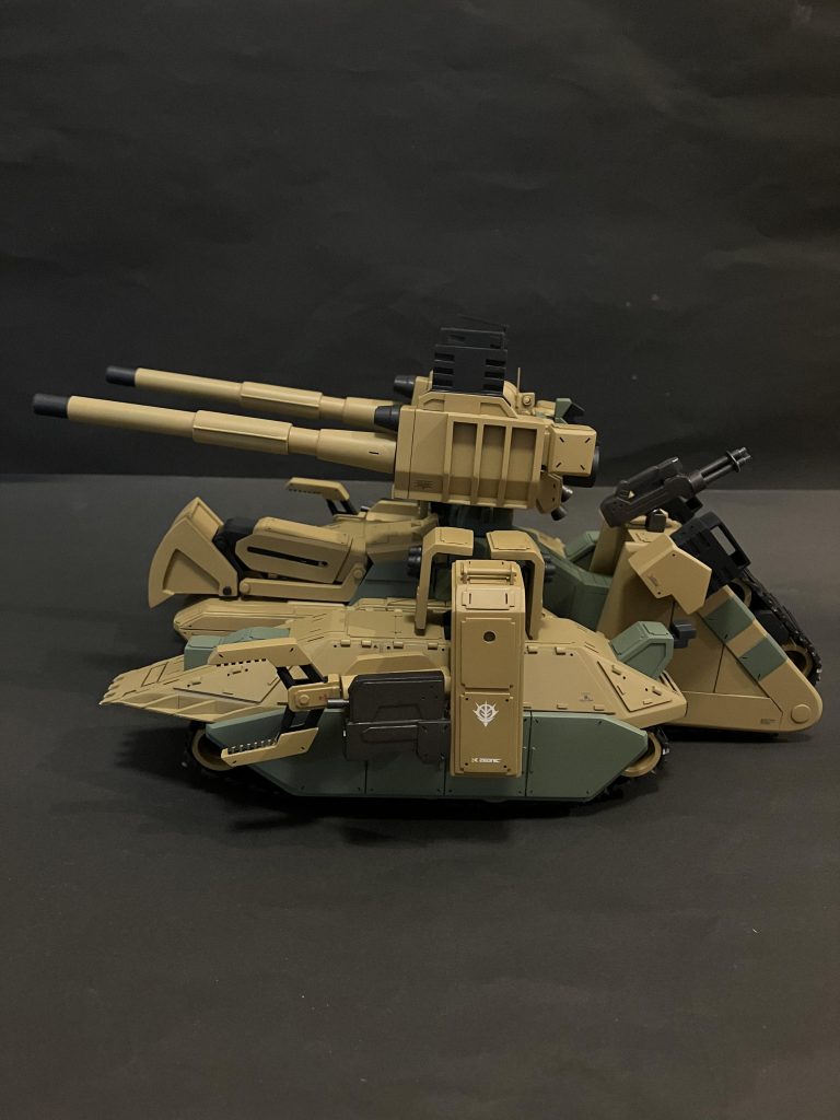 大きさはコンテストに出す可能性がある為、ギリギリ300mm×300mm以内に納めてますデカいですね♪