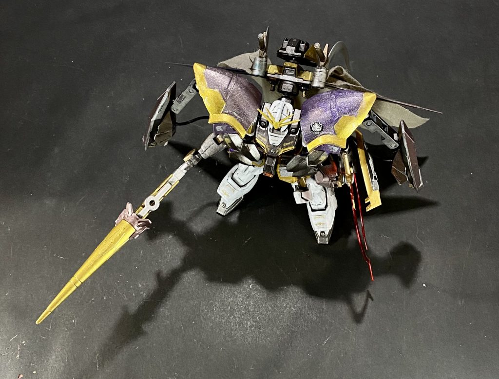 個人的にゴテゴテ感のある方が浪漫があって好みです。