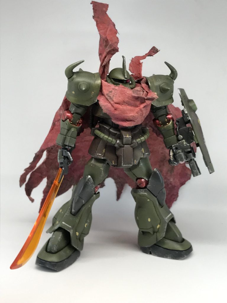 作製と言ってもプレバンだかヨドバシだかの通販で買った、配送されてきたプラモとダンボールの隙間埋めに使用されてる普通のくしゃくしゃになった紙に色を塗っただけですが🙄なのでマント代は……0円!!(笑)