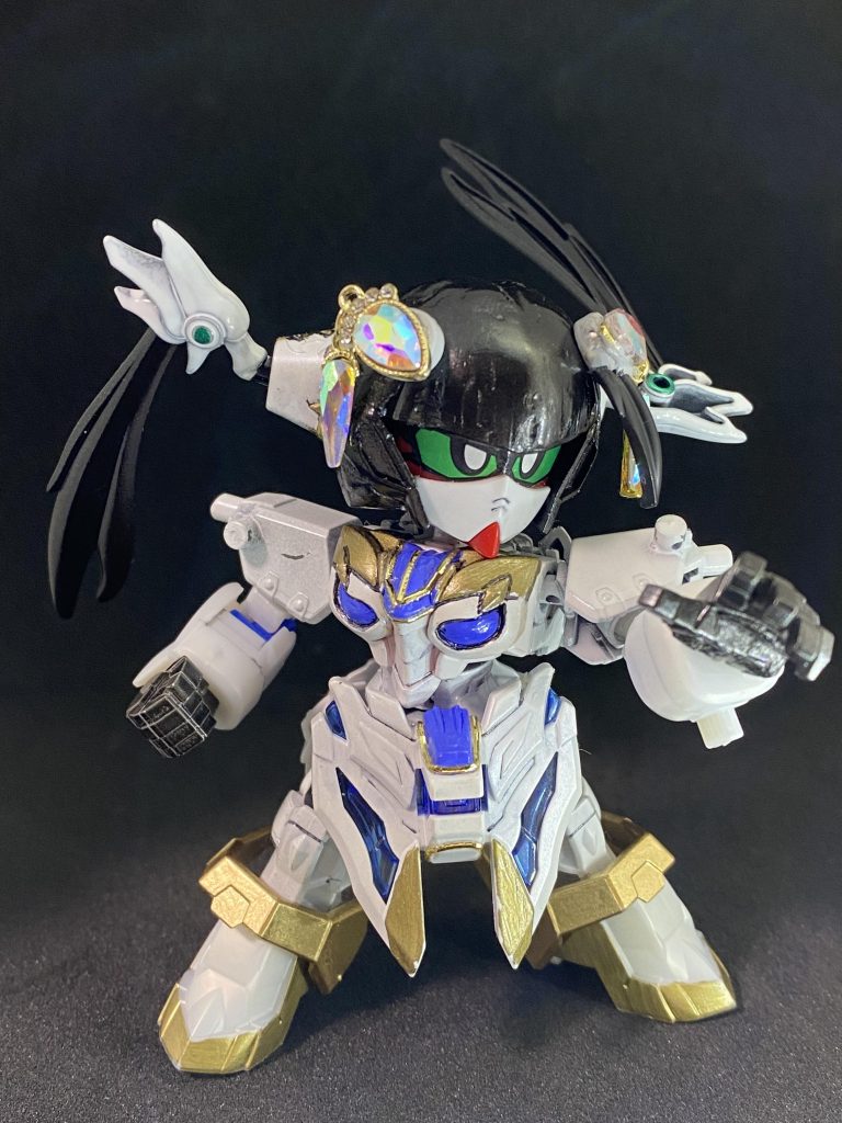 将頑駄無と悩みましたが、孫権の虎カッコいぃなぁとネットで見てついポチッとしてしまった為に、手元にあったパーツ取りされた孫尚香さんとミキシングしてしまおうとなりました。まずは軽装から頭の飾り←→兜は初使用なネオジウム磁石で