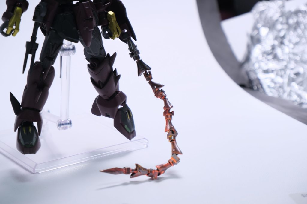 ヒートロッドの発光の仔細。UV当てたところだけがピンポイントで蛍光しております。