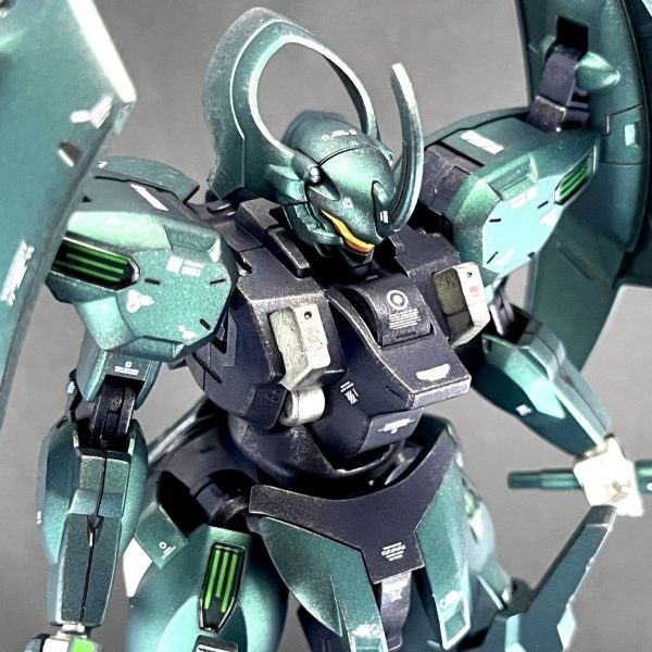 ダリルバルデ つや消しメタリックグリーン仕上げ