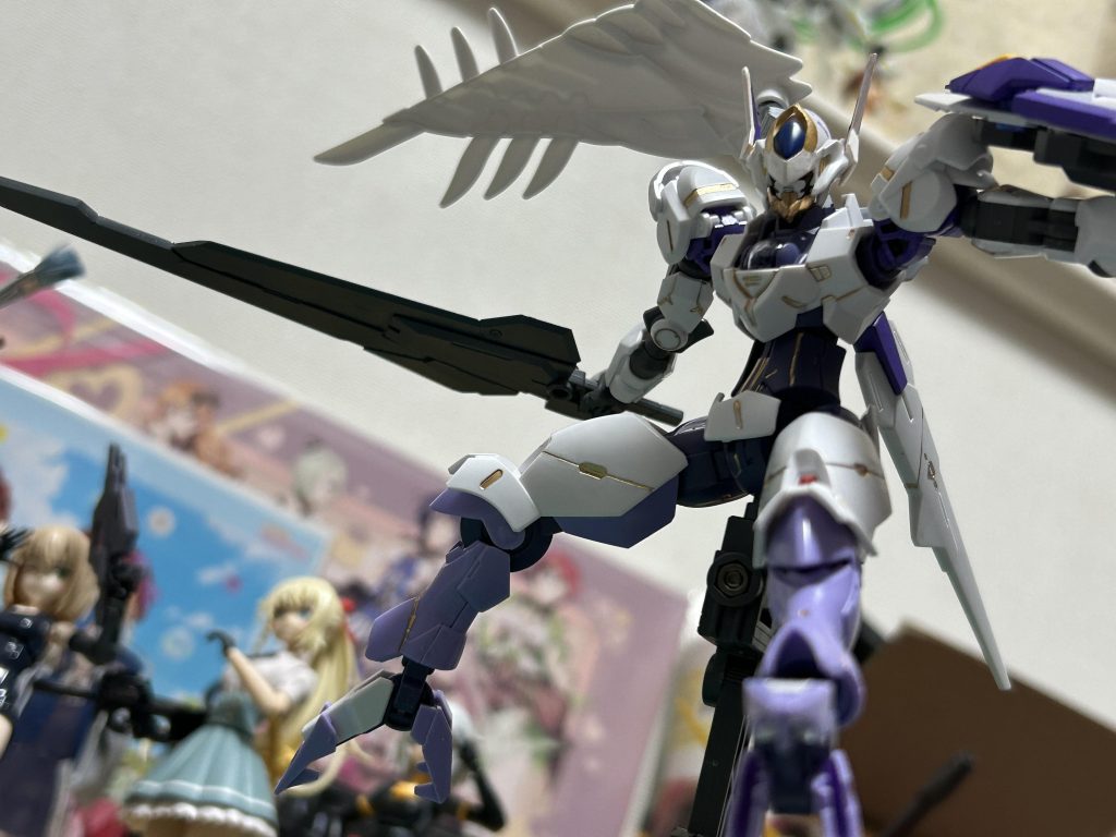 最後に舞い降りてくるようなカットを1枚。今回は久しぶりにミキシングビルドにチャレンジしましたが今まで覚えてきた技術の集大成みたいな感じになりました。来年ももっといろんな手法を試してレベルアップしていきたいと思います。