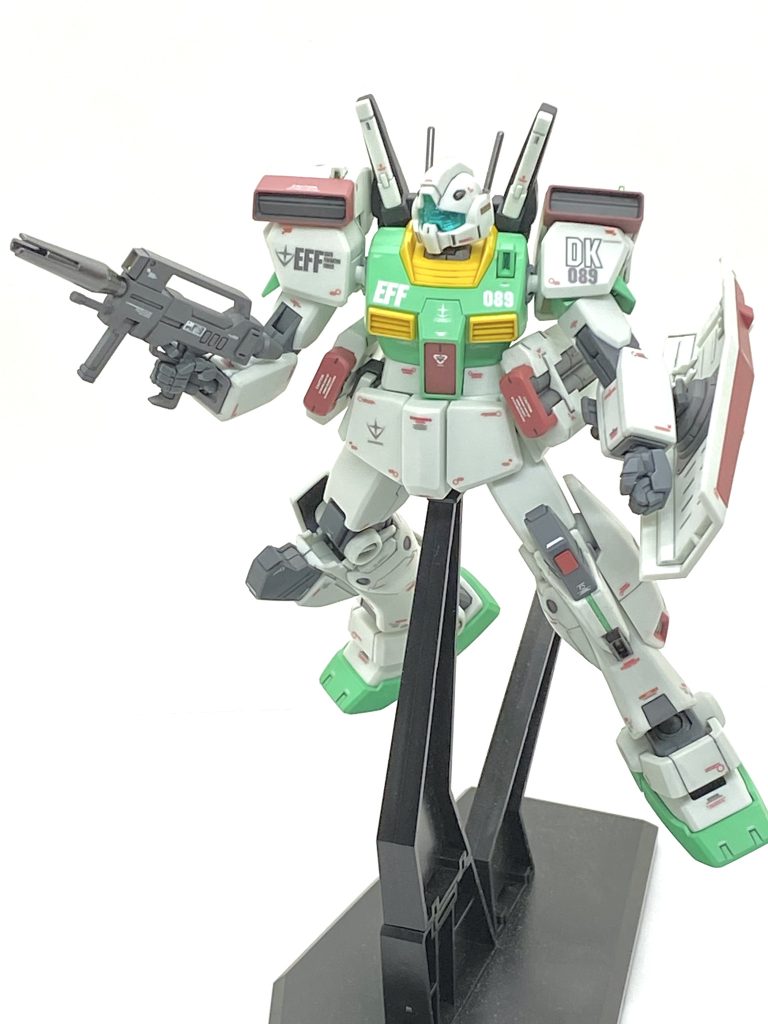 可動域が高いのでポージングも決まります。