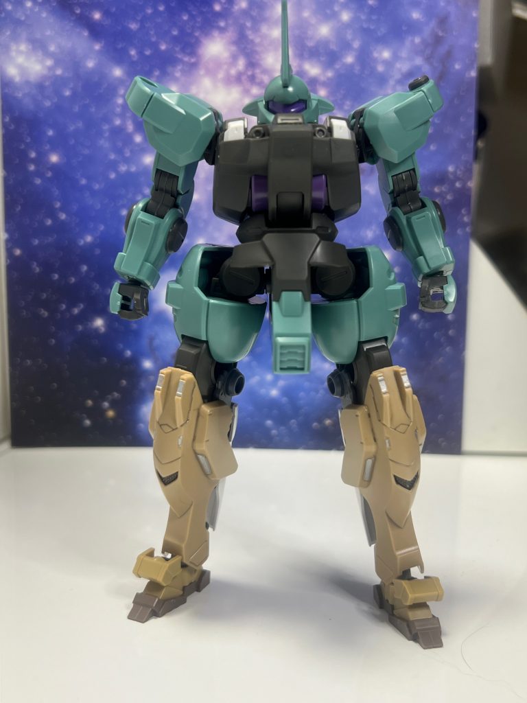 そこにバラバラになっていたガンダムグシオンリベイクフルシティの外装と30mmの足首付けて足はほぼ完成。