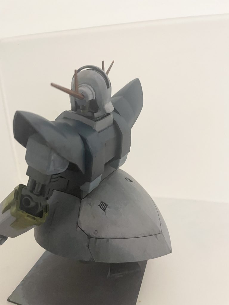 背面、気持ち汚れてる感じで塗ってます。