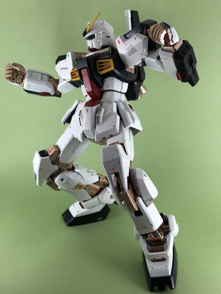 ティターンズ版の箱絵のまね。背景つけたり、相手を用意したりしないといまいち決まらないですね。それではまた次回作にて