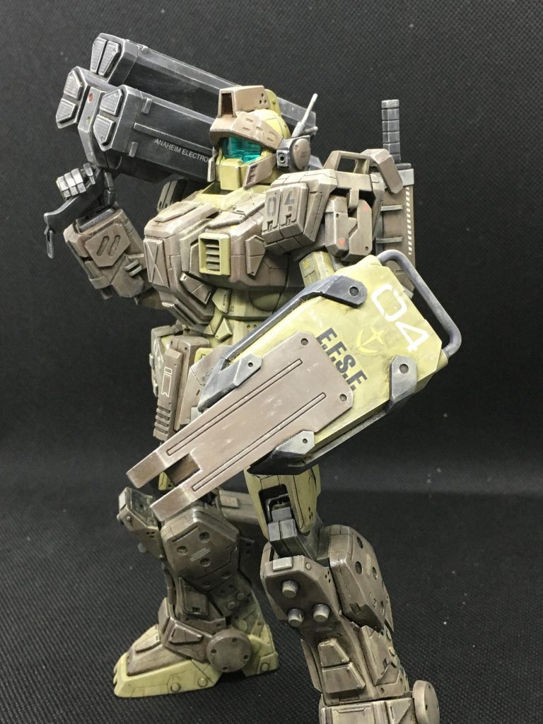 ジムストライカーとジムスパルタンを参考に装甲など作成しました。