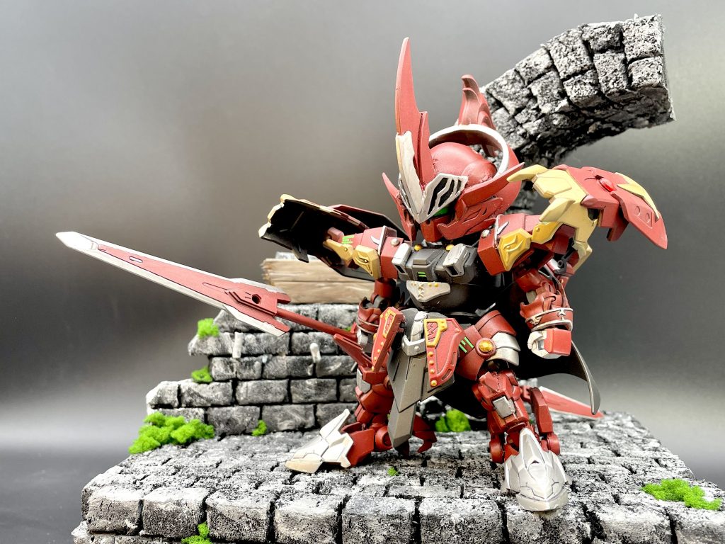 長槍をメイン武器とした、ダイナミックな闘い方が特徴。拳や蹴りなどの体術にも通じており、近接先頭において無類の強さを誇る。また、決闘においては正々堂々、真っ向勝負を好むぞ!