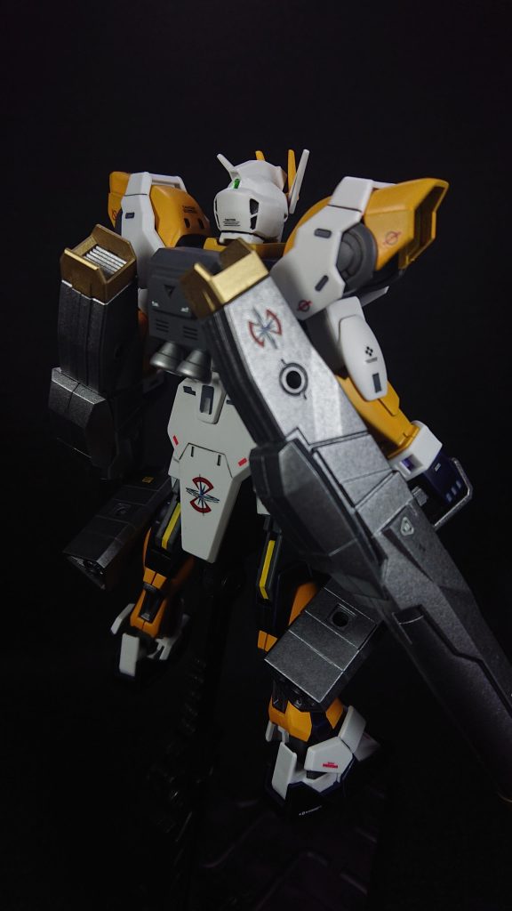 使用した塗料タミヤカラースプレー・ジャーマングレイ・メタリックグリーン・ゴールド・シルバーリーフ・キャメルイエロー・ライトガンメタル・ブライトレッド・ダークブルー