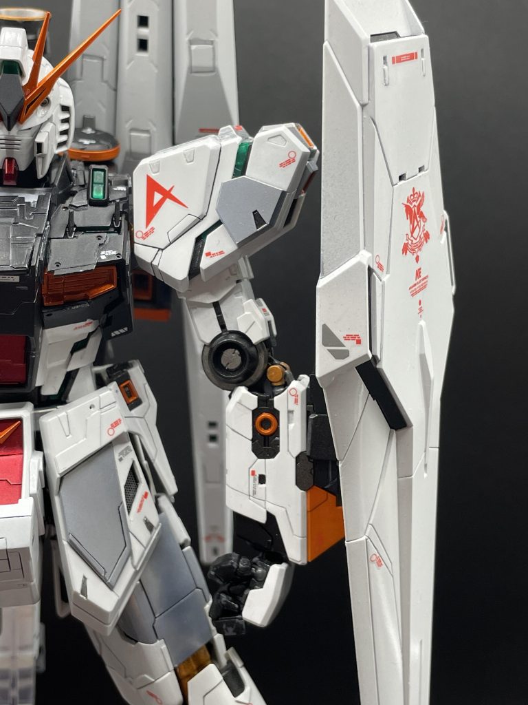 最終決戦 νガンダム vs サザビー–2枚目/制作者：Carasu