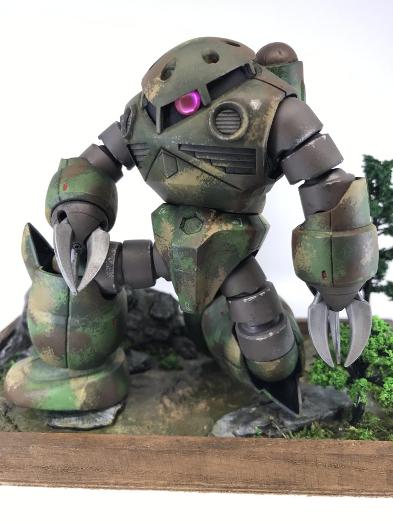 木は以前に鉄道模型用?の40本くらい入って1400円程度で購入したのを使用。適当に2本挿しただけです