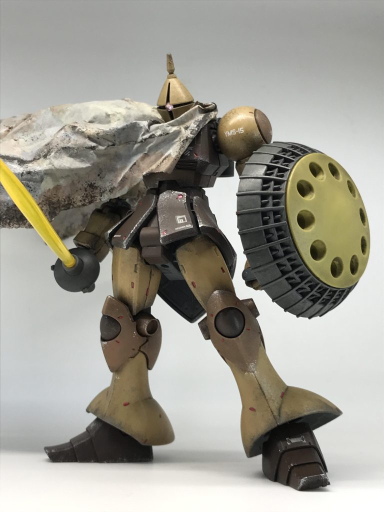 ノーマルなギャン装備前回のゲッターグフと違って、砂から機体を守る為に防塵マントを装備したギャンと考えたら、これはこれでアリなのではないでしょうか