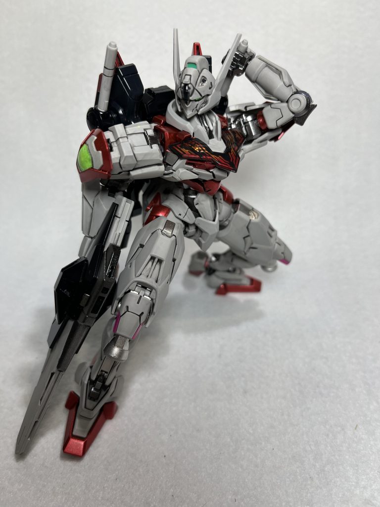 関節がよく動くので抜刀ポーズも楽々