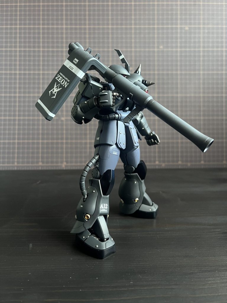 バズーカはグラデーションを入れて塗装してます。シールドが個人的にお気に入りです。