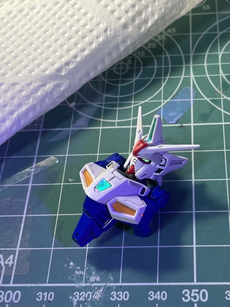 ブラックライトによる発光テスト。やはり光るギミックには、男心がくすぐられますね。