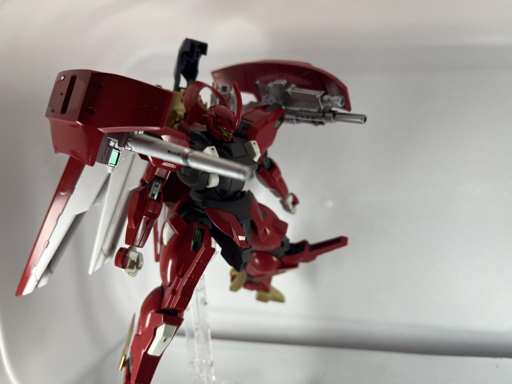 アンビカー2防御ドローンだったアンビカーにライフルとビーム砲を装備、自立制御だが攻防で使える仕様に変更ライフルは外してダリルバルデ自身が使うことも可能