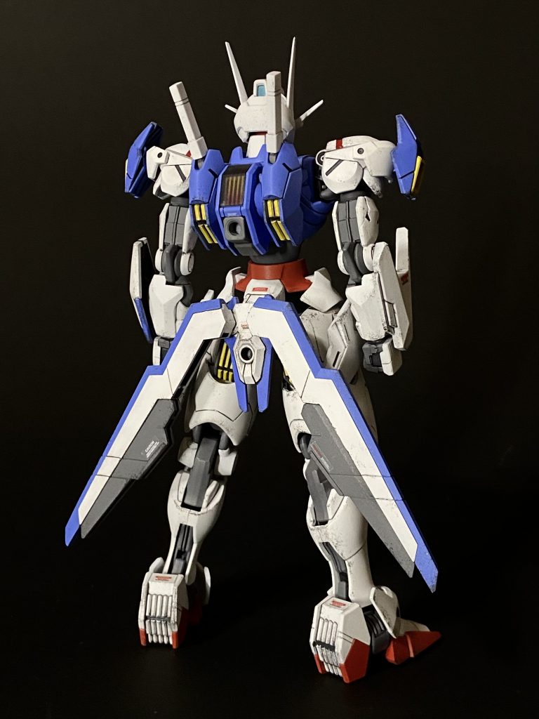 ビットオンフォーム。劇中で格納庫にコンパクトに収まるエアリアルが可愛らしくて好きです。