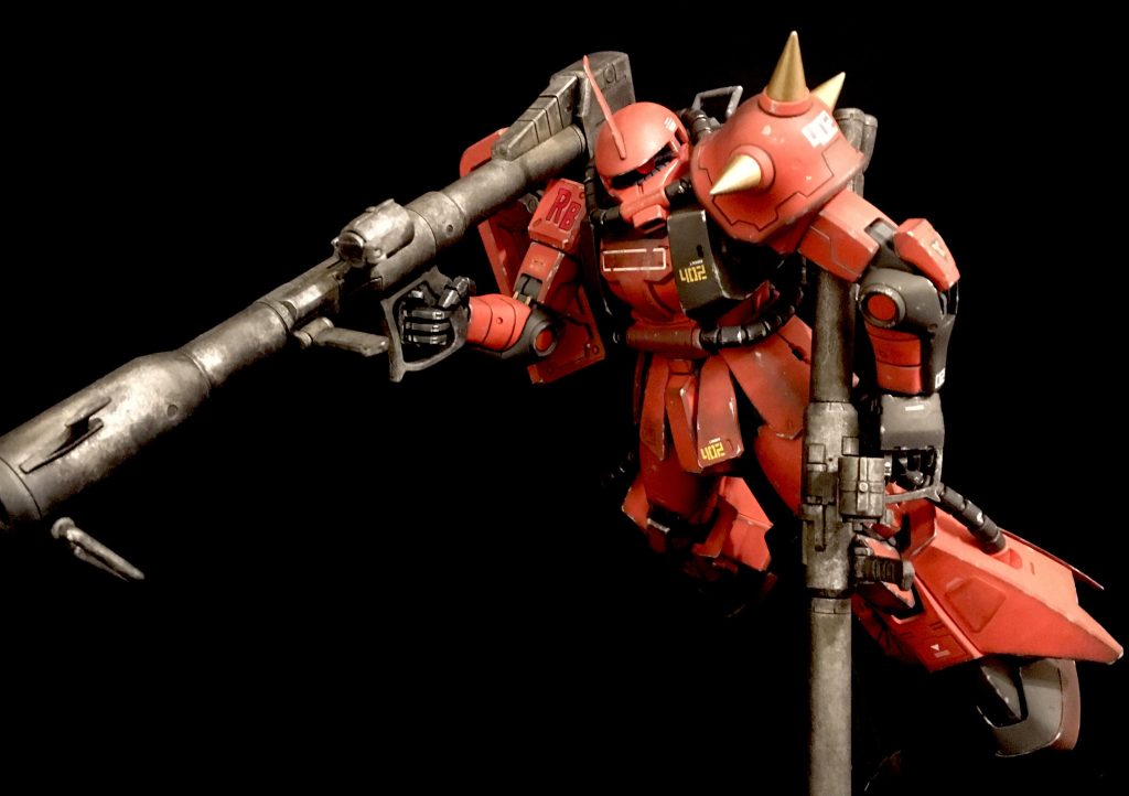 (改修前)モノアイを赤く塗装したらどうにも目立たなくなってしまいました。