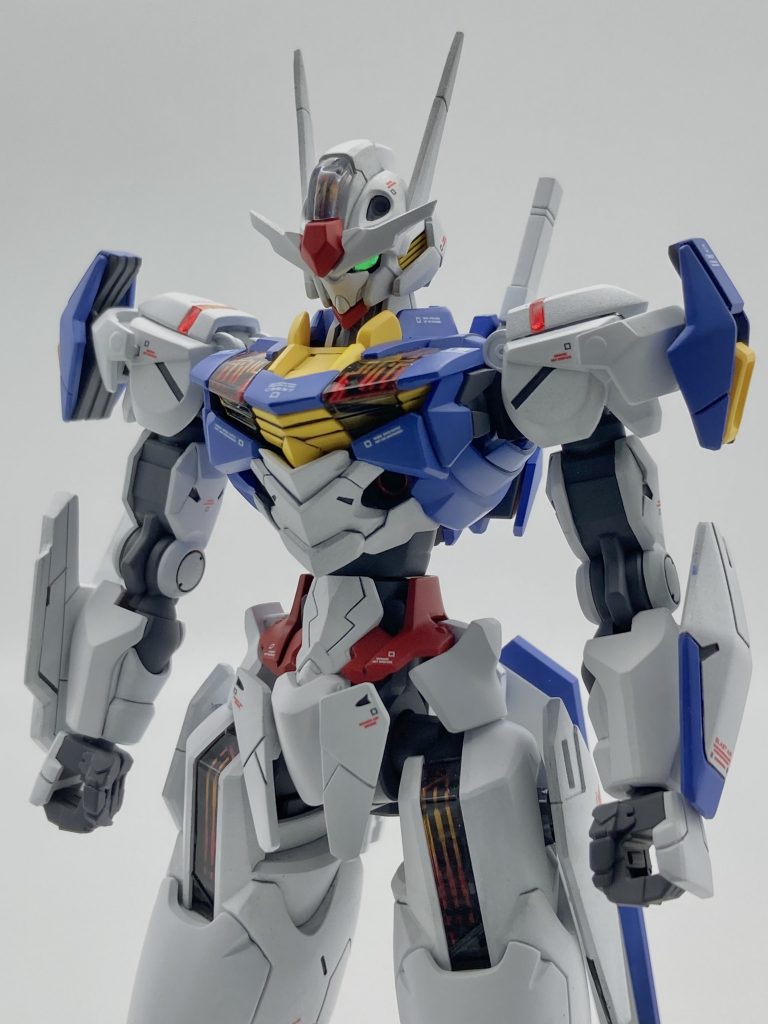 ビットオンフォームのガンダムエアリアルです!頭部のアンテナはシャープ化をし、クリアパーツはクリアーを吹いた後にコンパウンドで磨いています。
