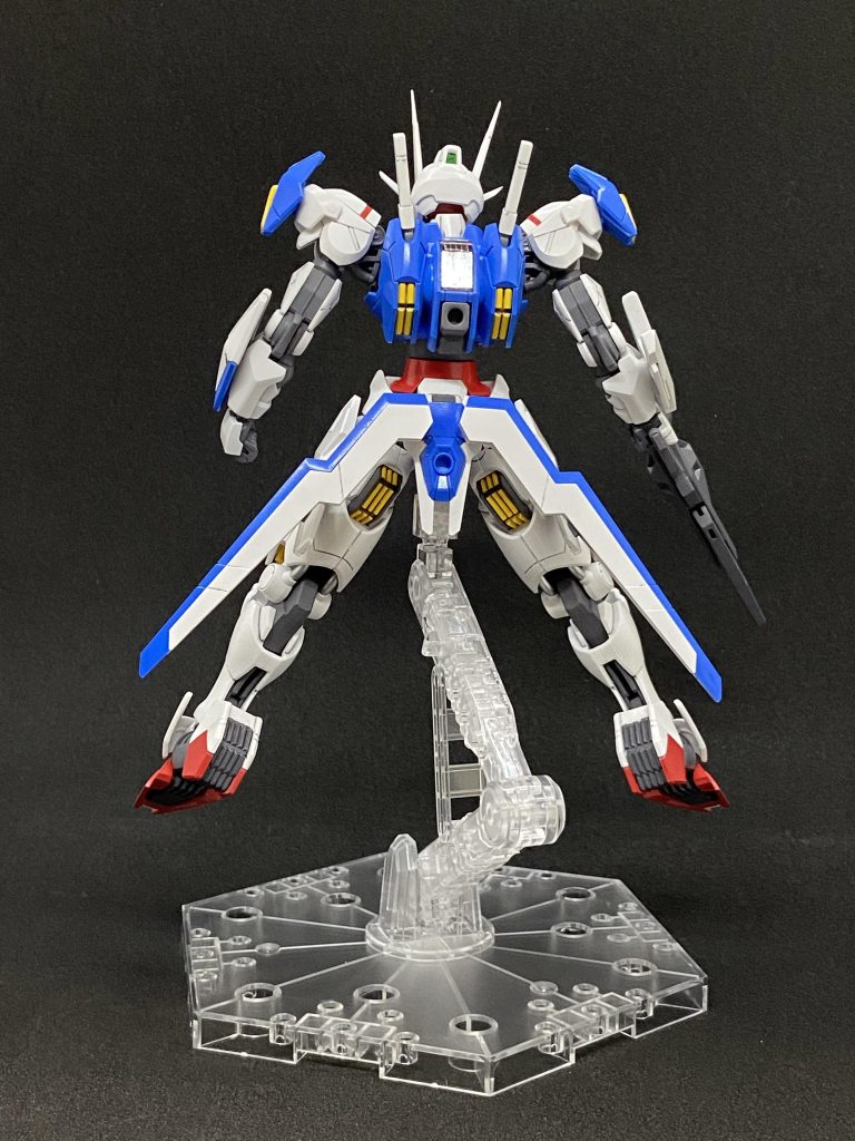 バックショット。太もも裏の合わせ目は段落ちモールドにしたんですが、モールド増やして分割ラインを変更した方が良かった気がしてます💦