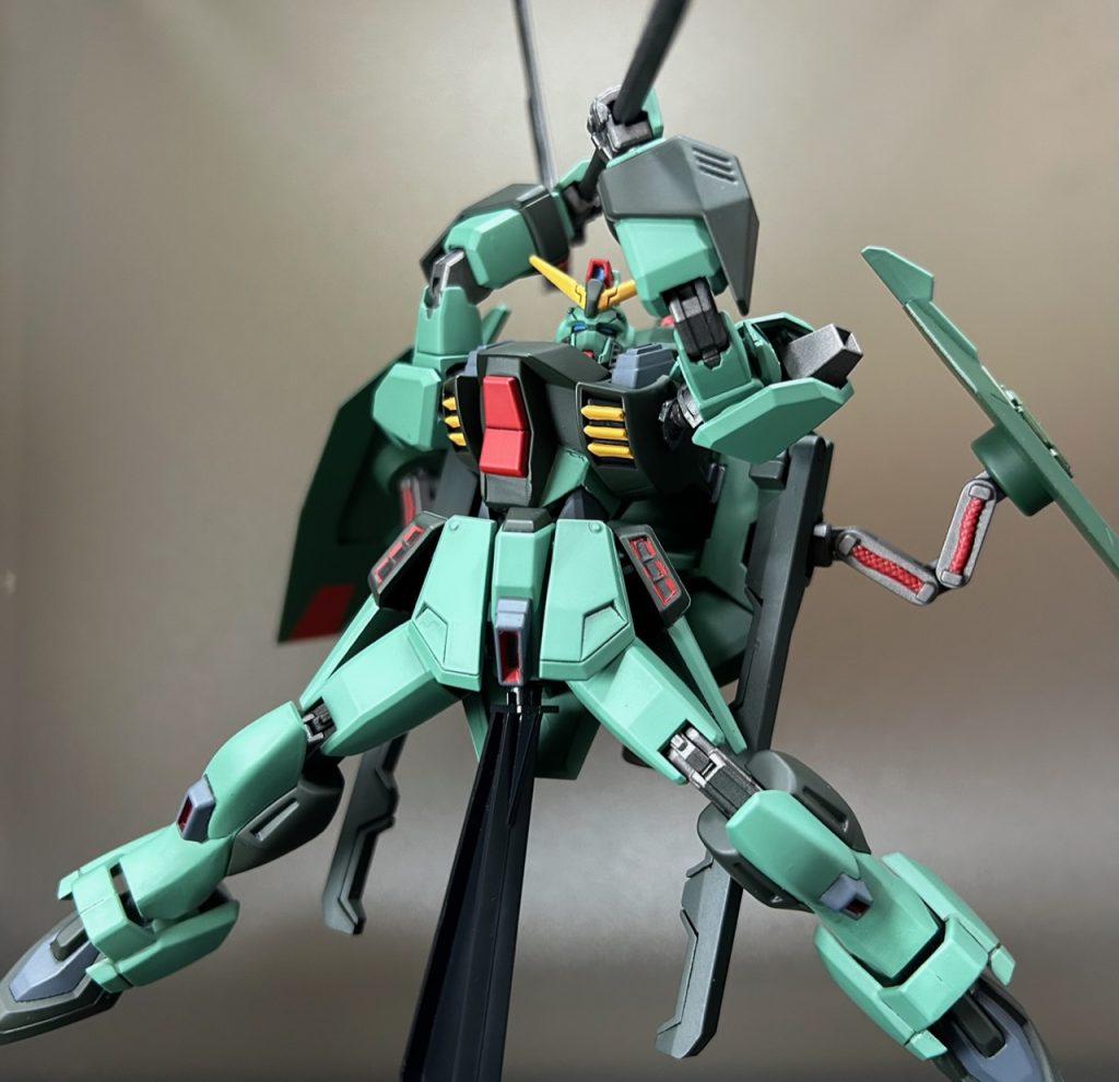 ゲイツを唐竹割りするポーズもバッチリです。