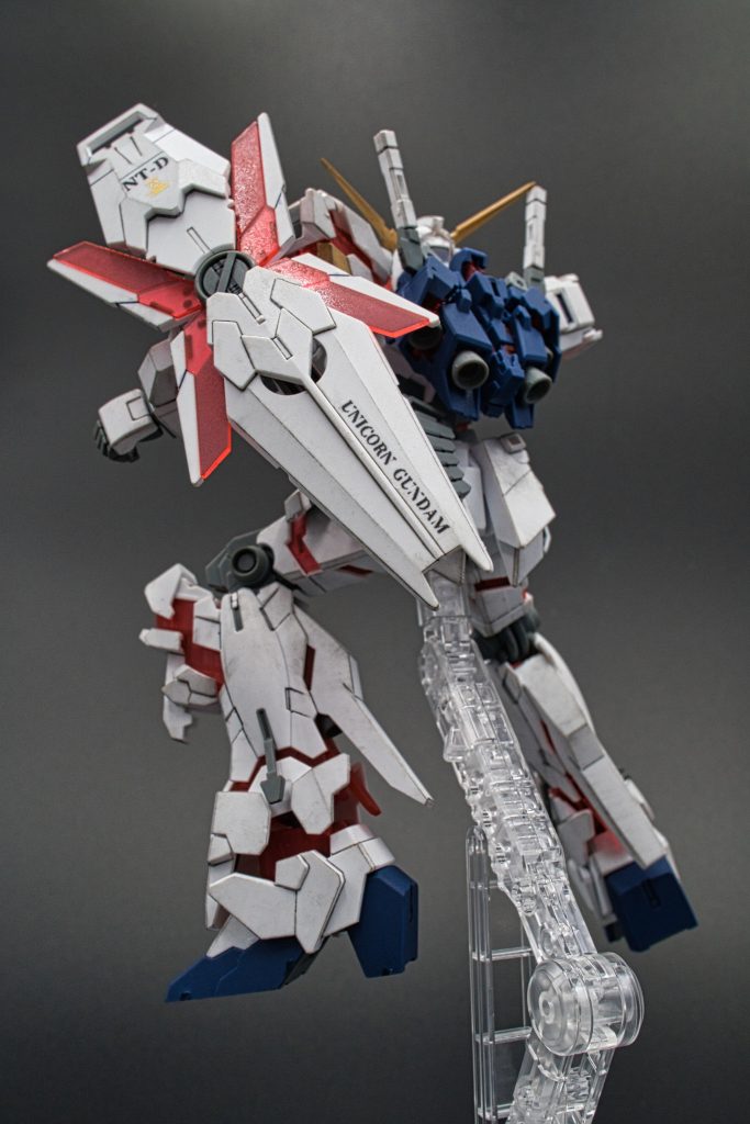 シールドにも自作デカールを使用しています。