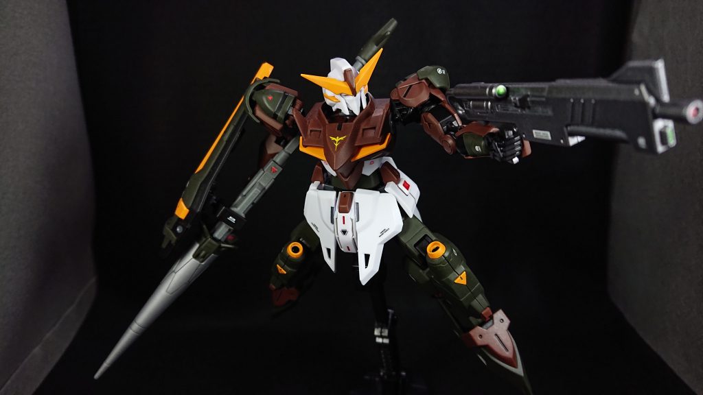 部分塗装にタミヤのエナメル塗料・フラットブラック・フラットレッド・ダークグレイセンサー部分にはMr.メタリックカラーGX・メタルイエローグリーン