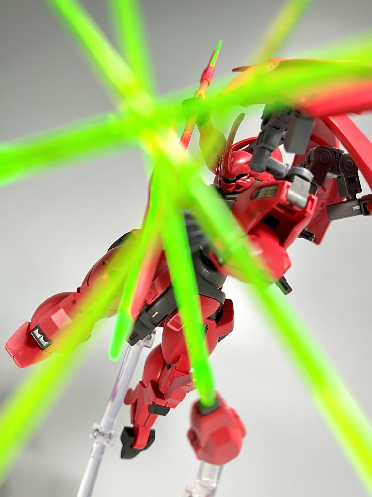 アクションポーズを適当によく動くしギミックも浮かせたり組み替えたりで楽しい機体でした。どうか...!グエル先輩が再度搭乗して活躍する機会を!笑それでは、今回はこの辺で失礼いたします。最後までご覧いただきありがとうございました!