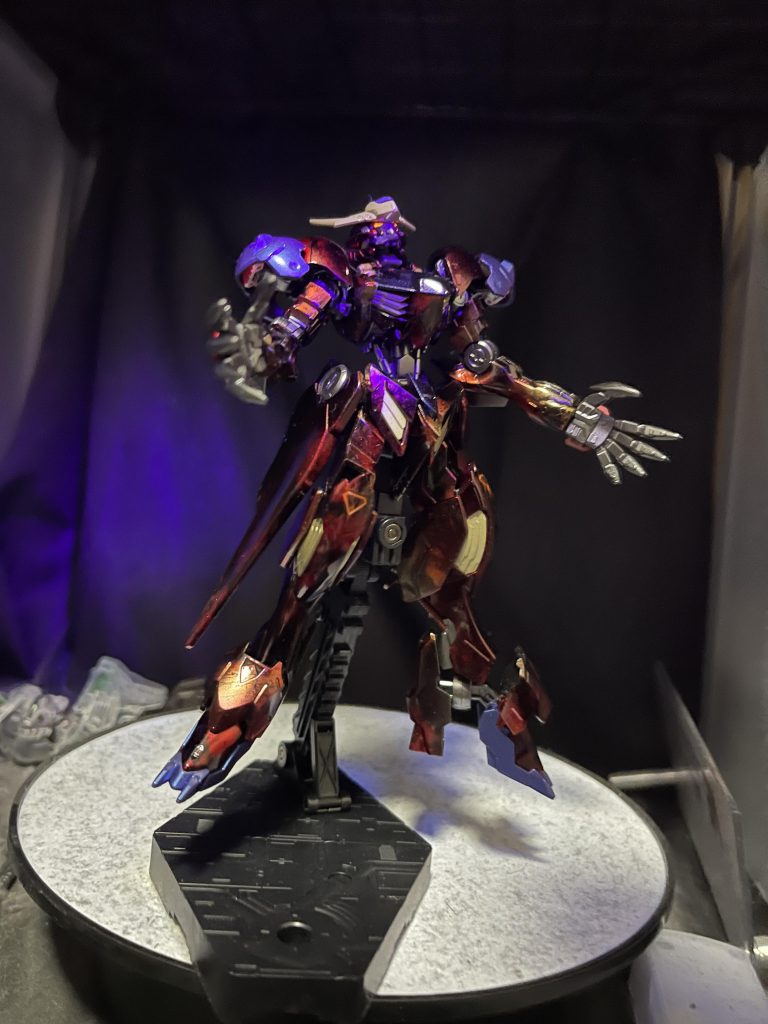 ブラックライトに反応するようにチョコチョコ蛍光塗料使用